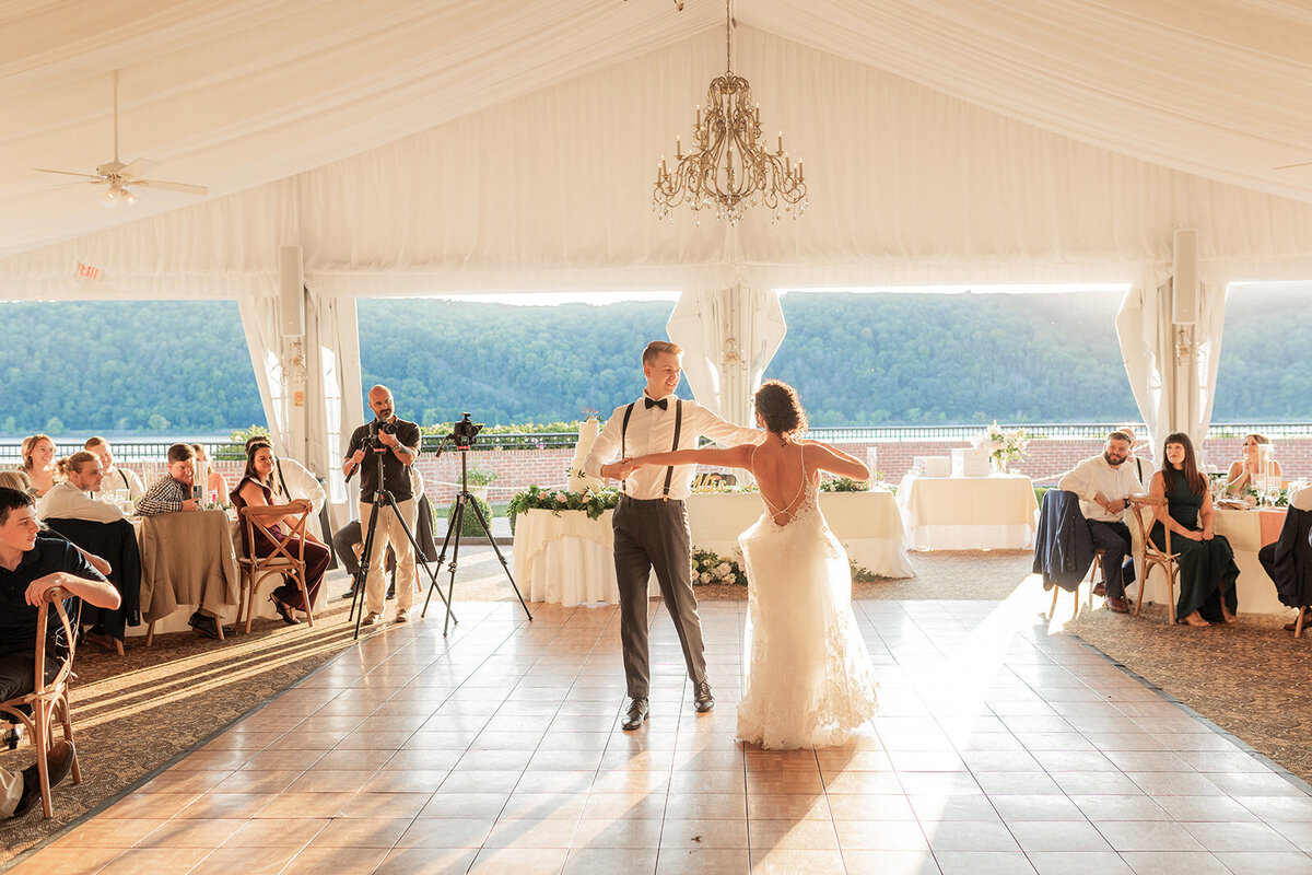 first dance at grandview wedding