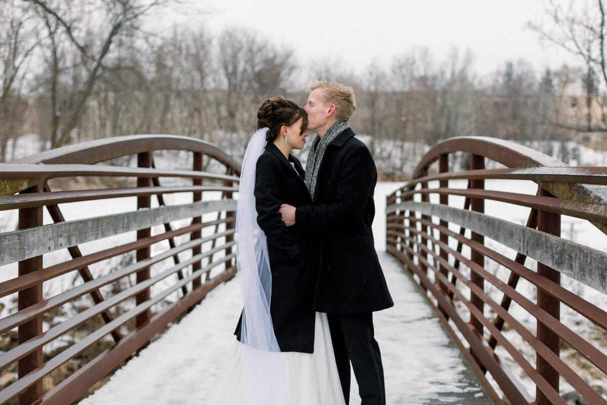 lake-country-winter-wedding-ALW-005