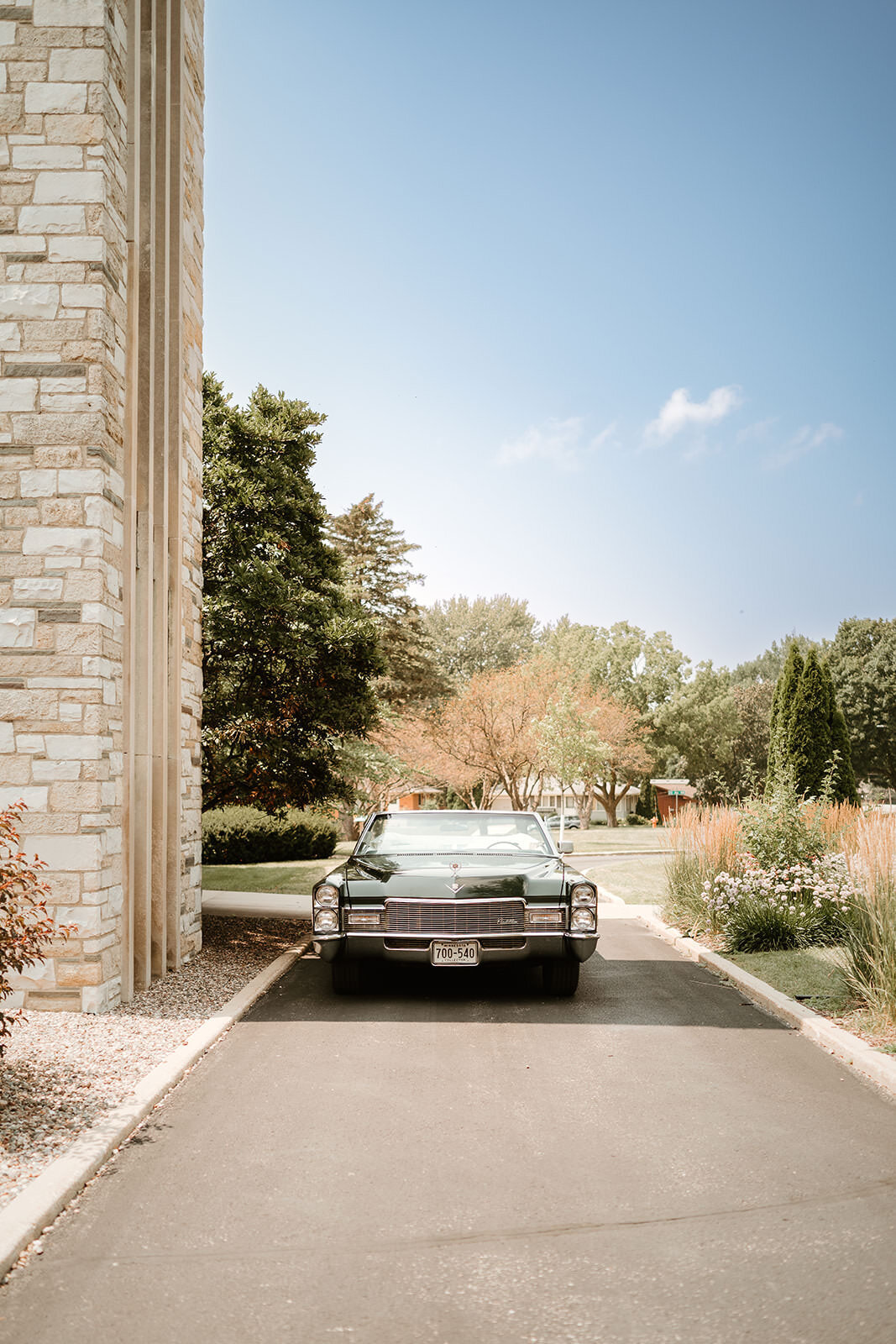 Traditional summer church wedding Rochester MN | Oduma photography -47