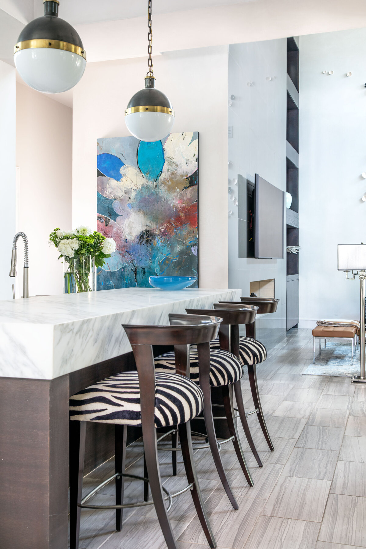 Kitchen-Bar-w-Art-WEB