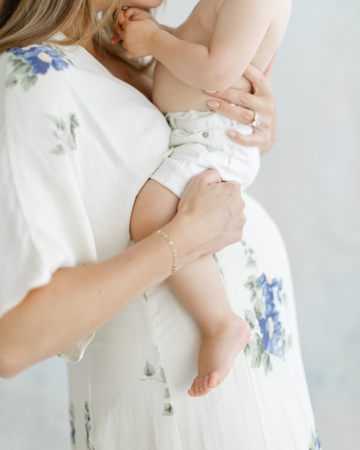 A Philadelphia in-studio maternity portrait session with siblings - 10