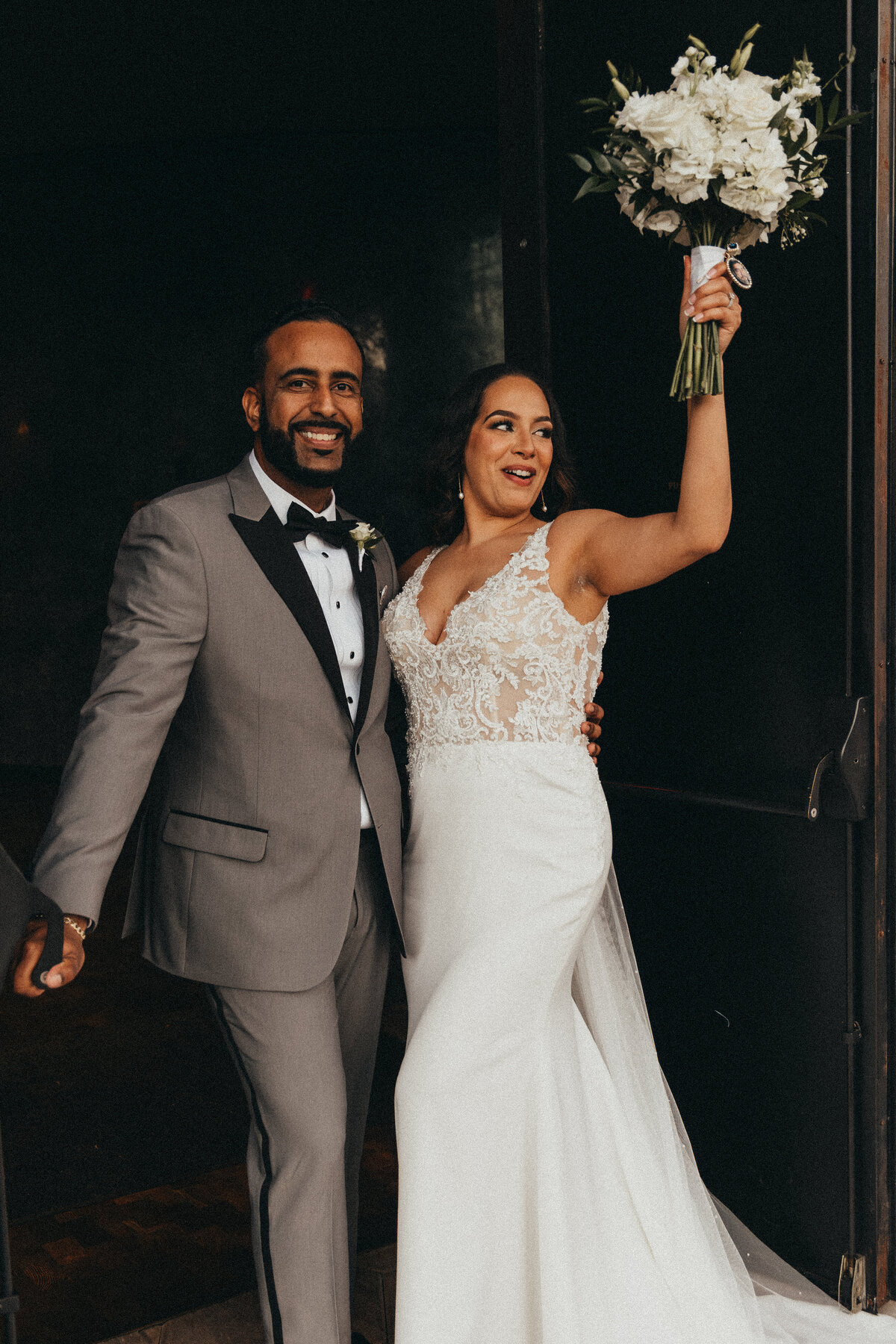 ariel-amir-photo-hotel-haya-elopement-chantilly-chic-celebrations-10