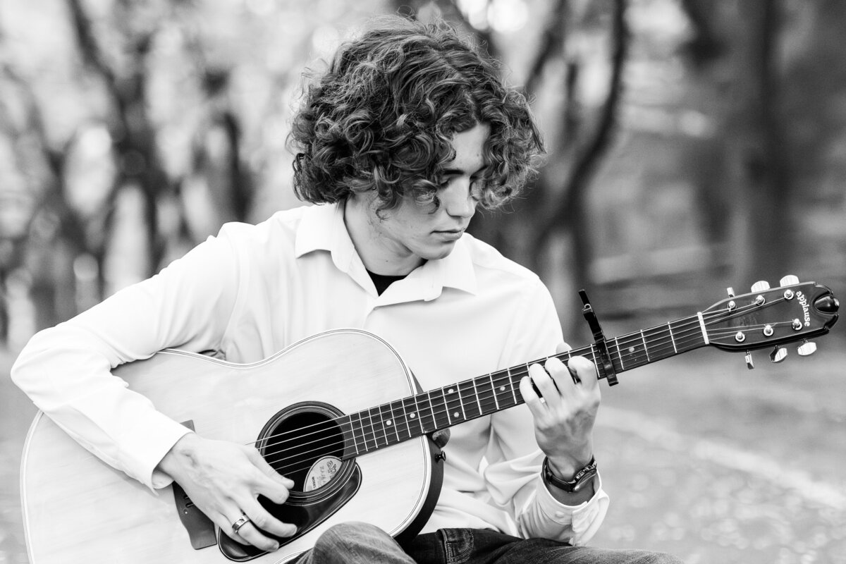 Cole_Guitar-2