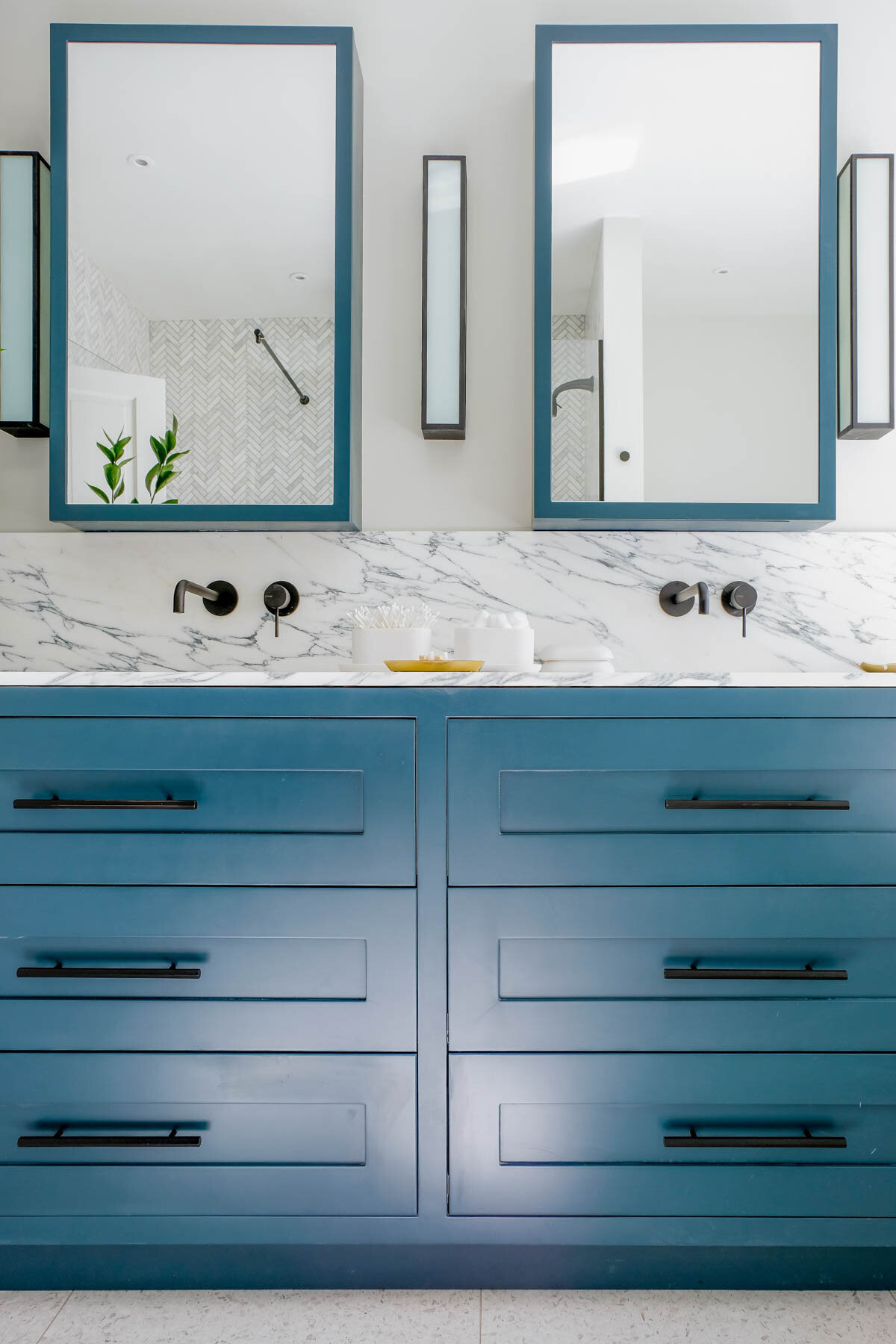 Girlboss-Designer-Interior-Design-Website-Templateq-184