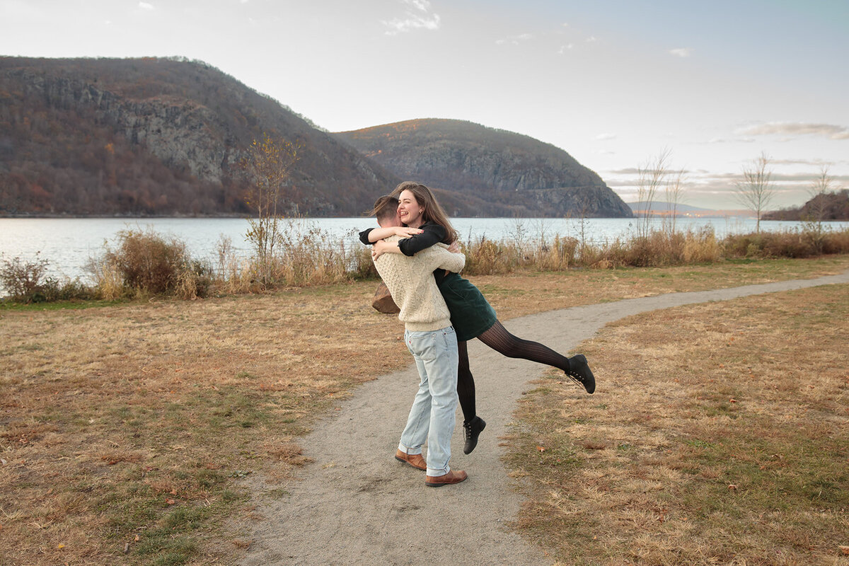Man proposes to girlfriend in Westchester NY