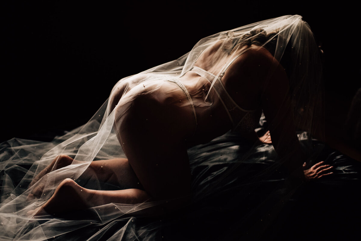 lindsey-m-boudoir-ottawa-952
