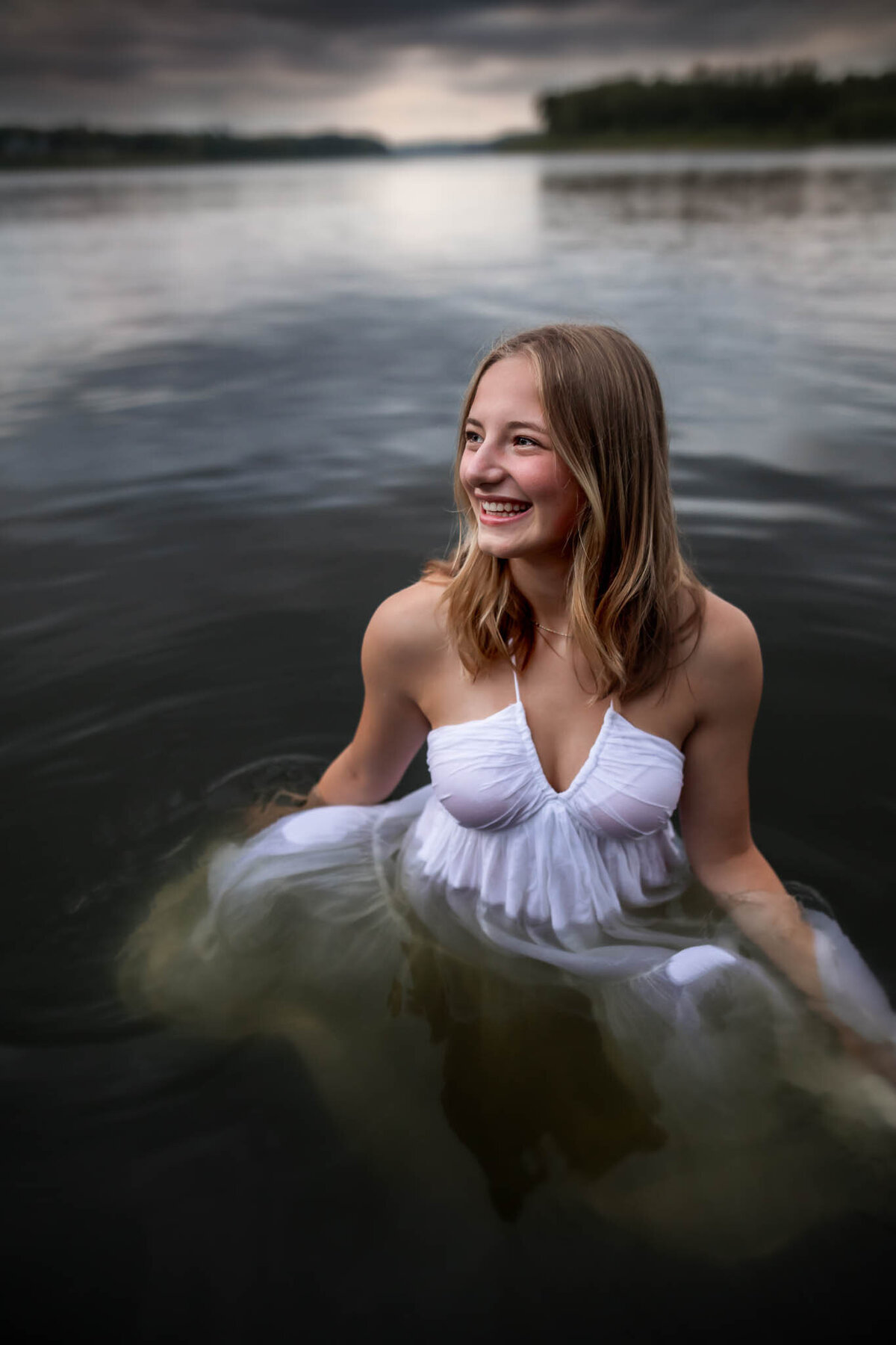 senior photos in water