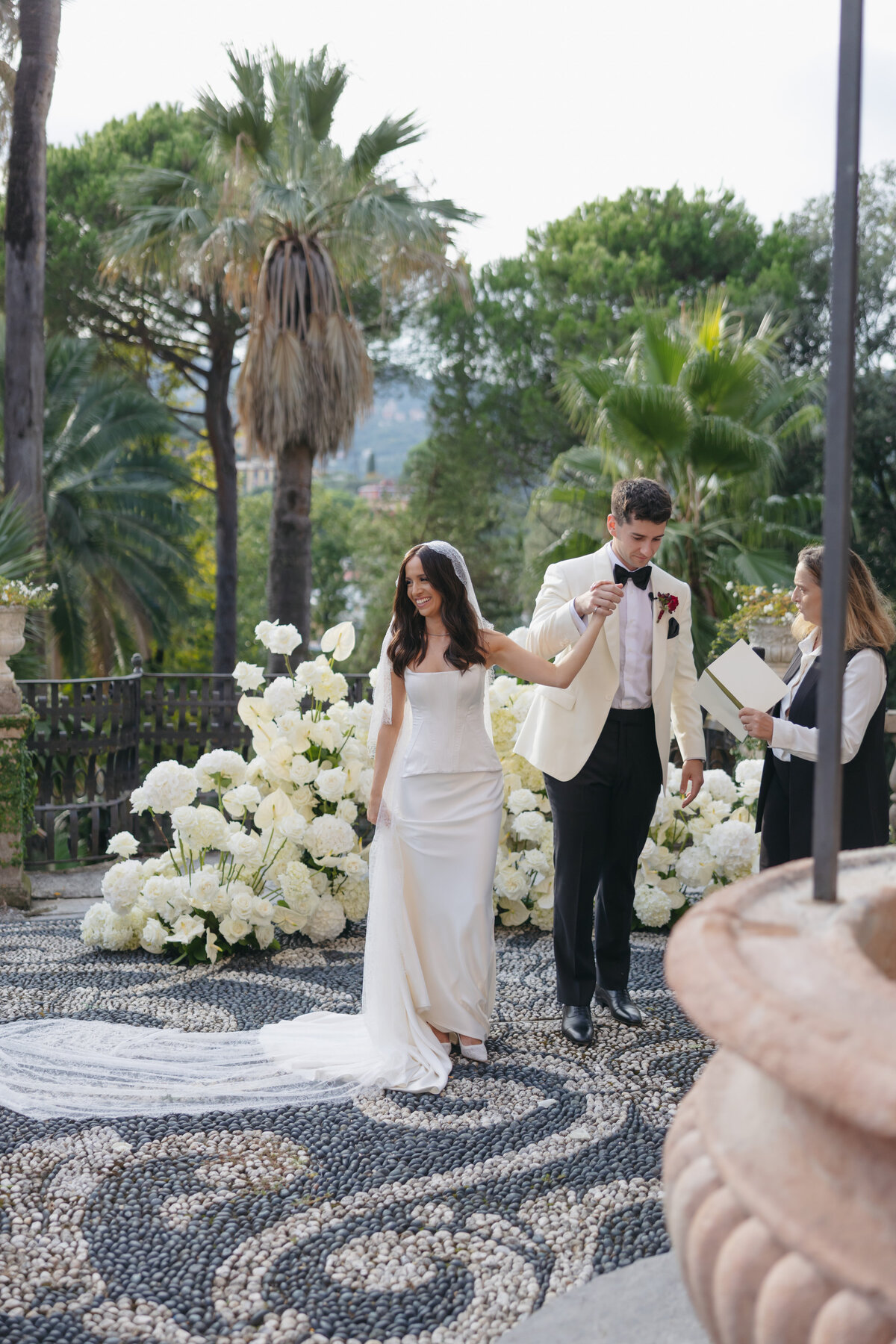 Cacie_Carroll@CacieCarrollPhotography_KriziaandNick_WeddingDayatVillaDurazzo_SantaMargheritaItaly-574