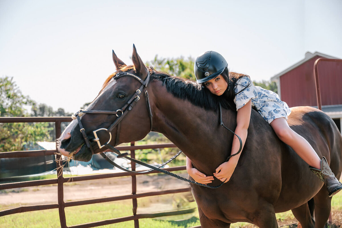 senior-session-with-horse-6