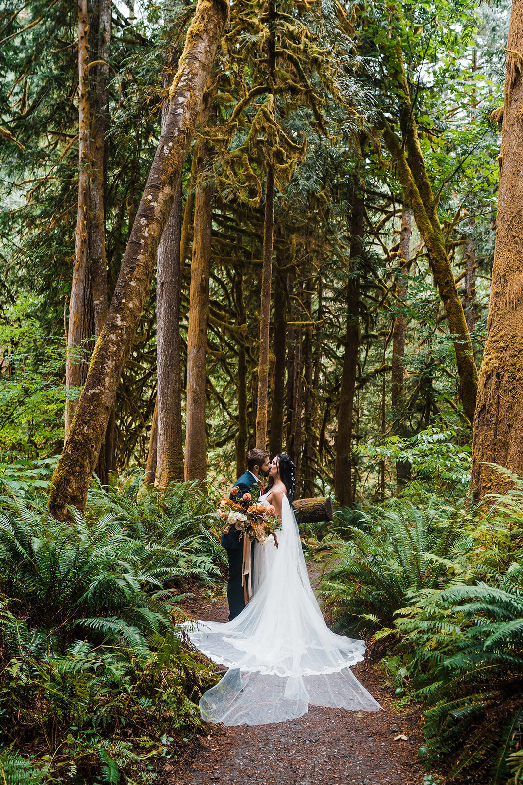 elopement-photographer-between-the-pine5