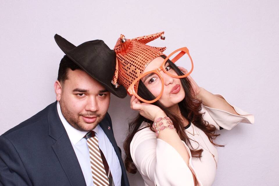 selfie-photo-booth-reception-main-line