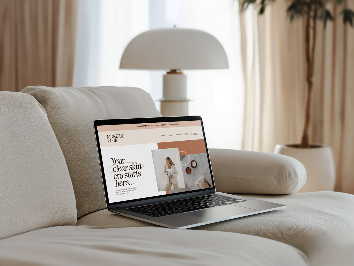 monique-website-laptop