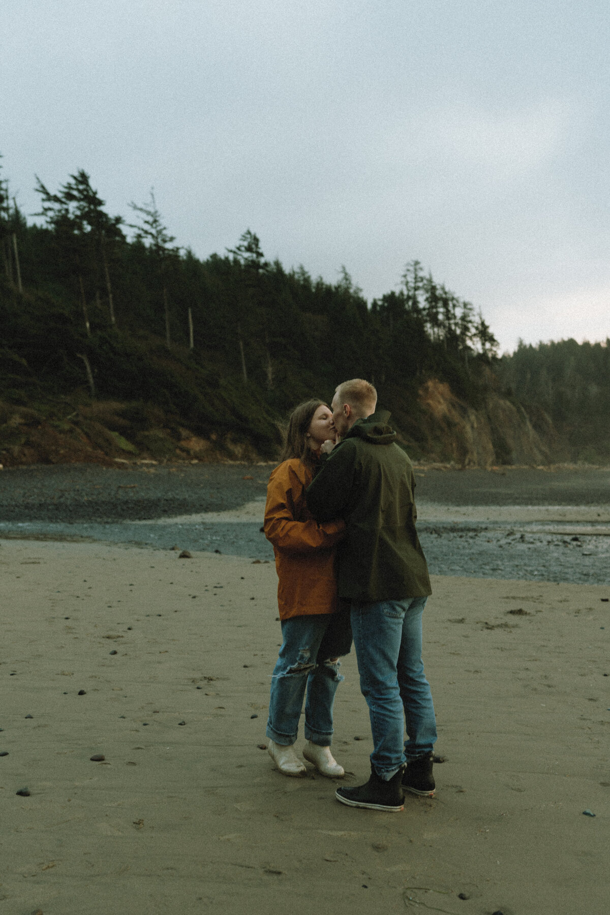 Oregon Coast Couples - lizarrietaphotography-46