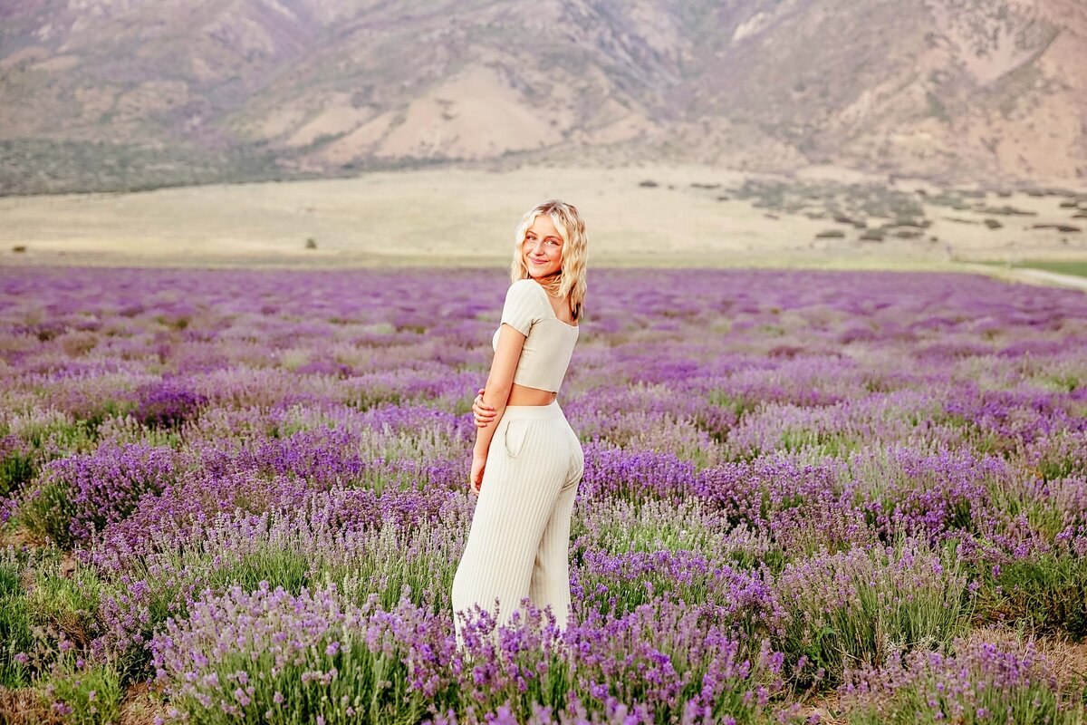 Utah-County-Lavender-Mini-Session-Magnolia-and-Grace-Photography-Co# (1)-3