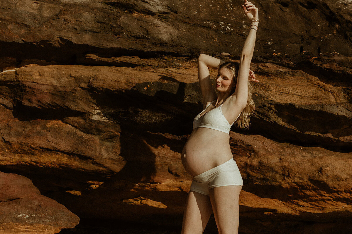 emmawandphotography_cronullamaternityphotographer_maternityphotographer_maternity_sutherlandshirephotographer_familymaternity_pregnancy_bumpphotography_cronulla