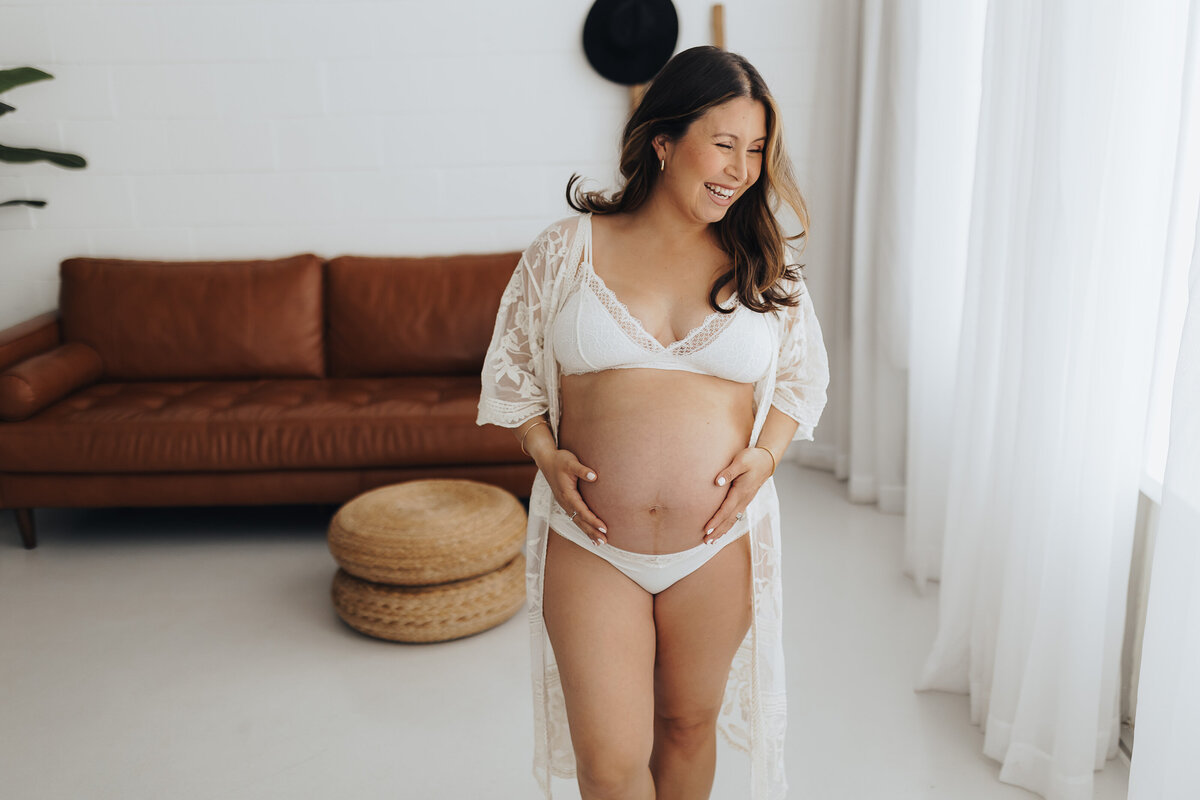Emily_Woodall_Photography_Intimate_Maternity-25