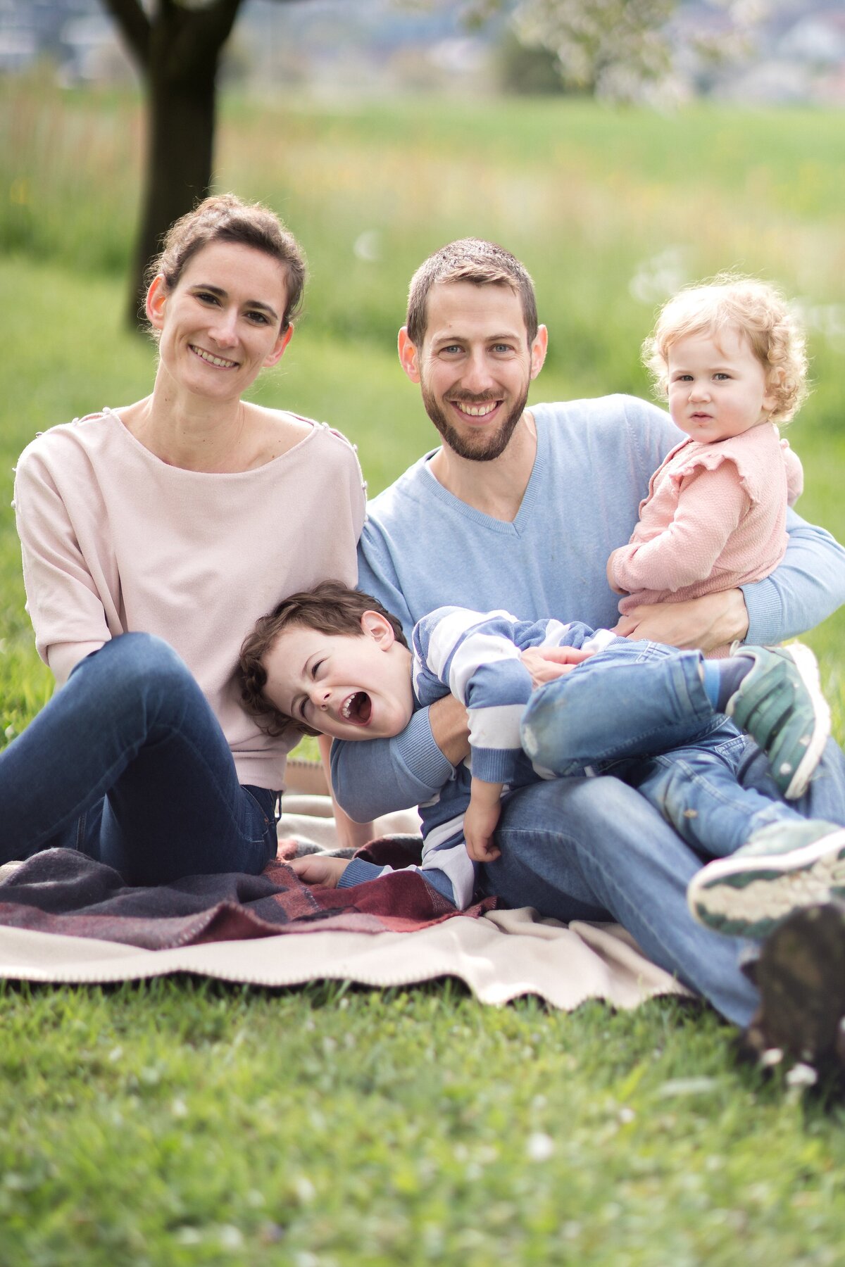 Familie-Luethi-Cherry-Blossom-2025-30-1O3A0147