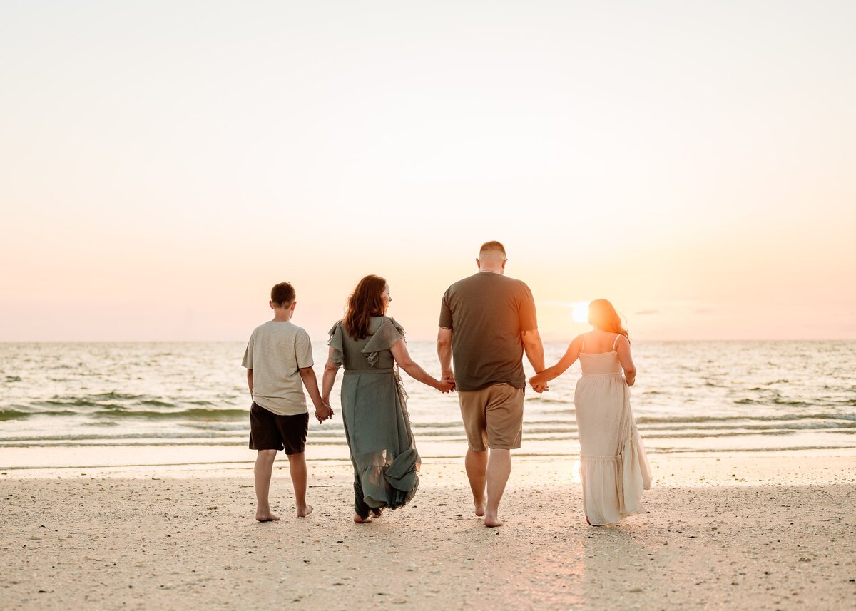 Linsey Family 2024-40