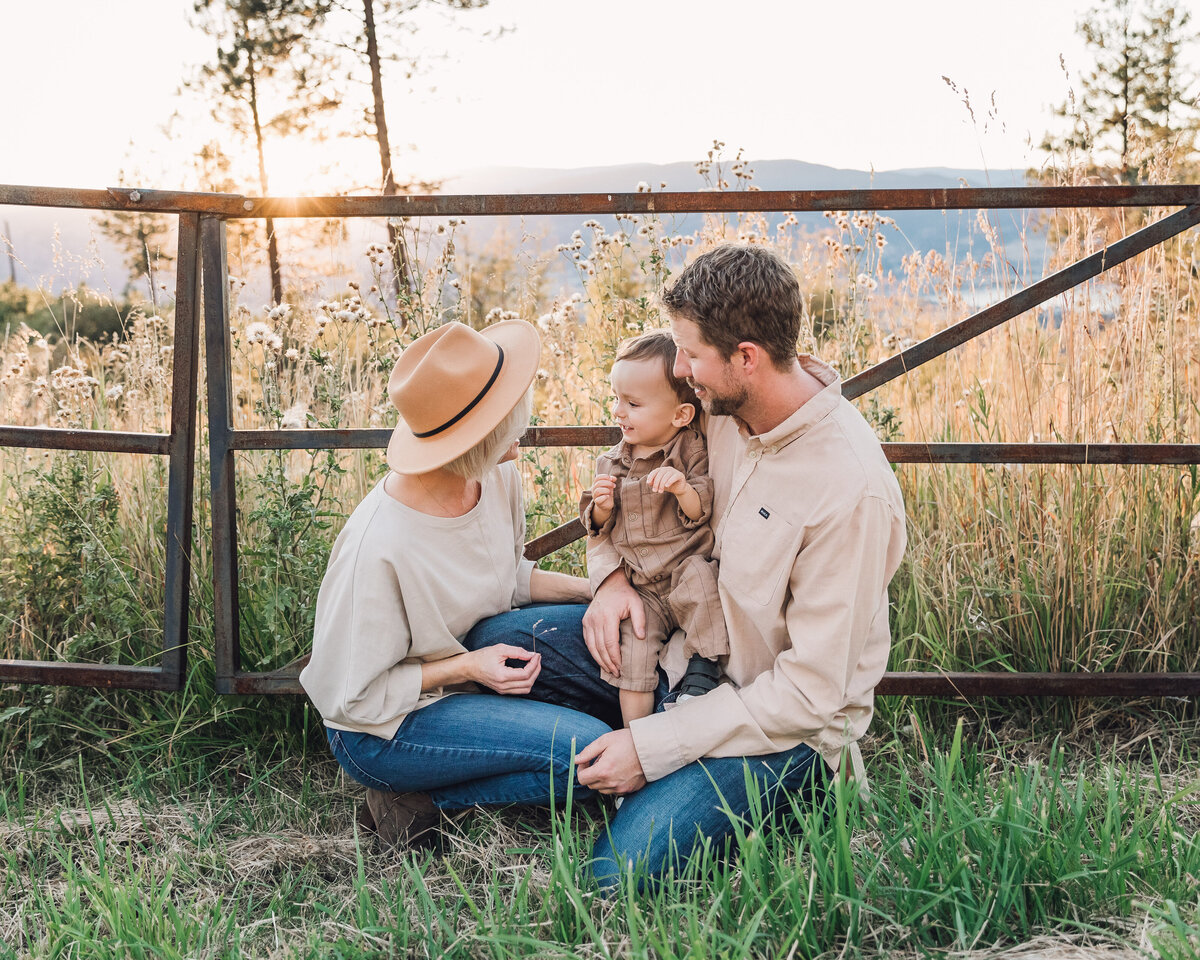 Penticton Okanagan British Columbia Family Photographer 20