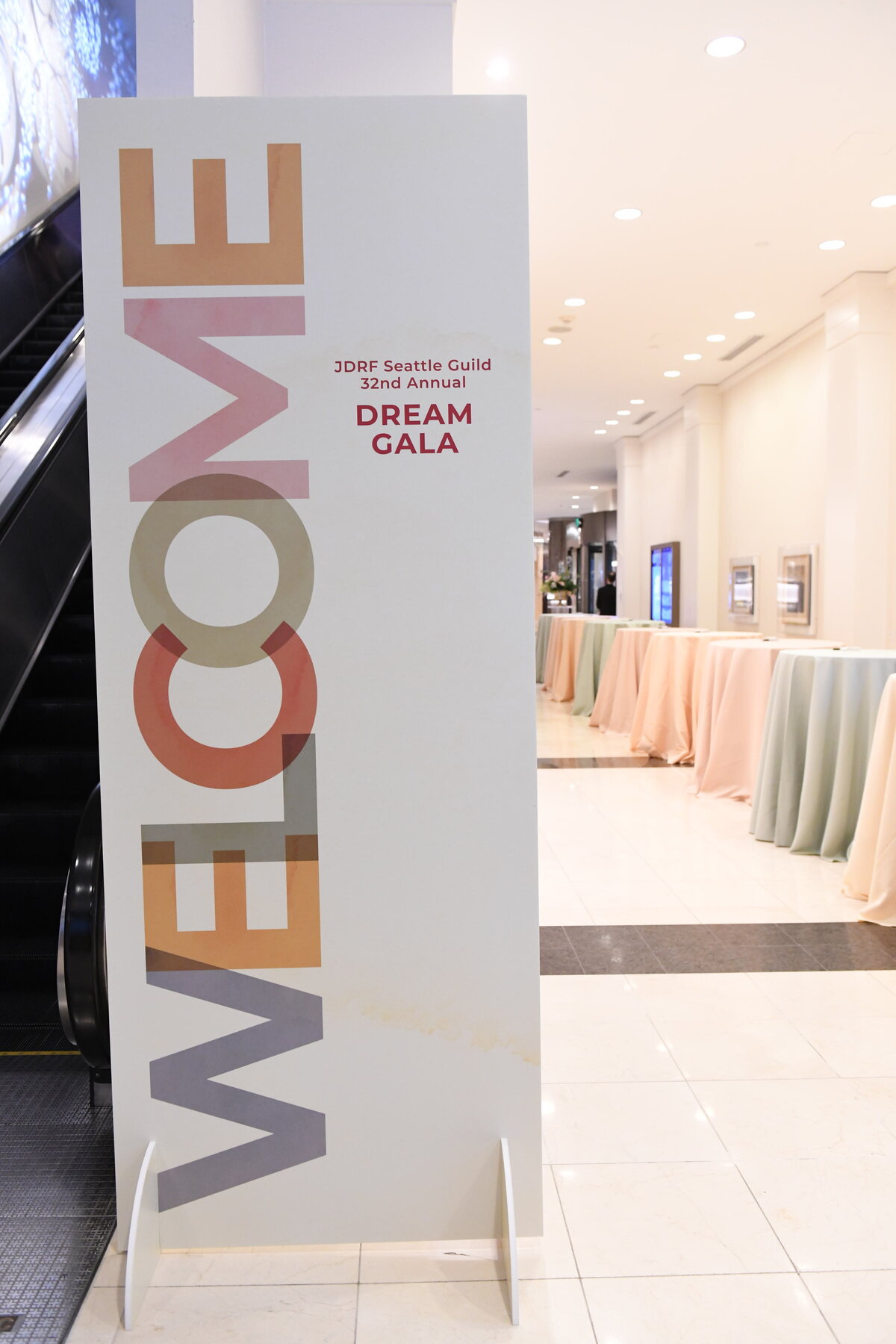 Fundraiser-Gala-Sheraton-Flora-Nova-Design-Seattle-00017