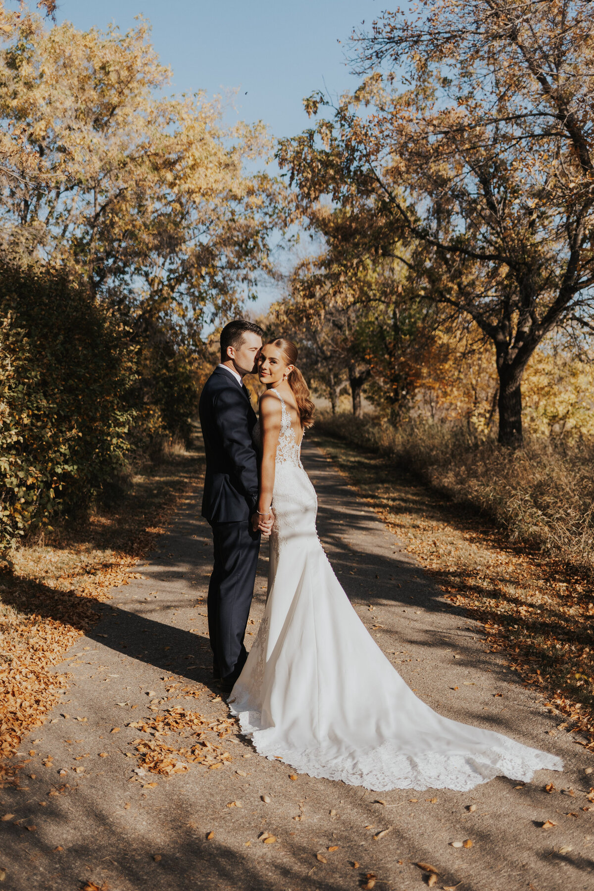 Photos by Canadian wedding and elopement photographer Sarah Rolles Photography