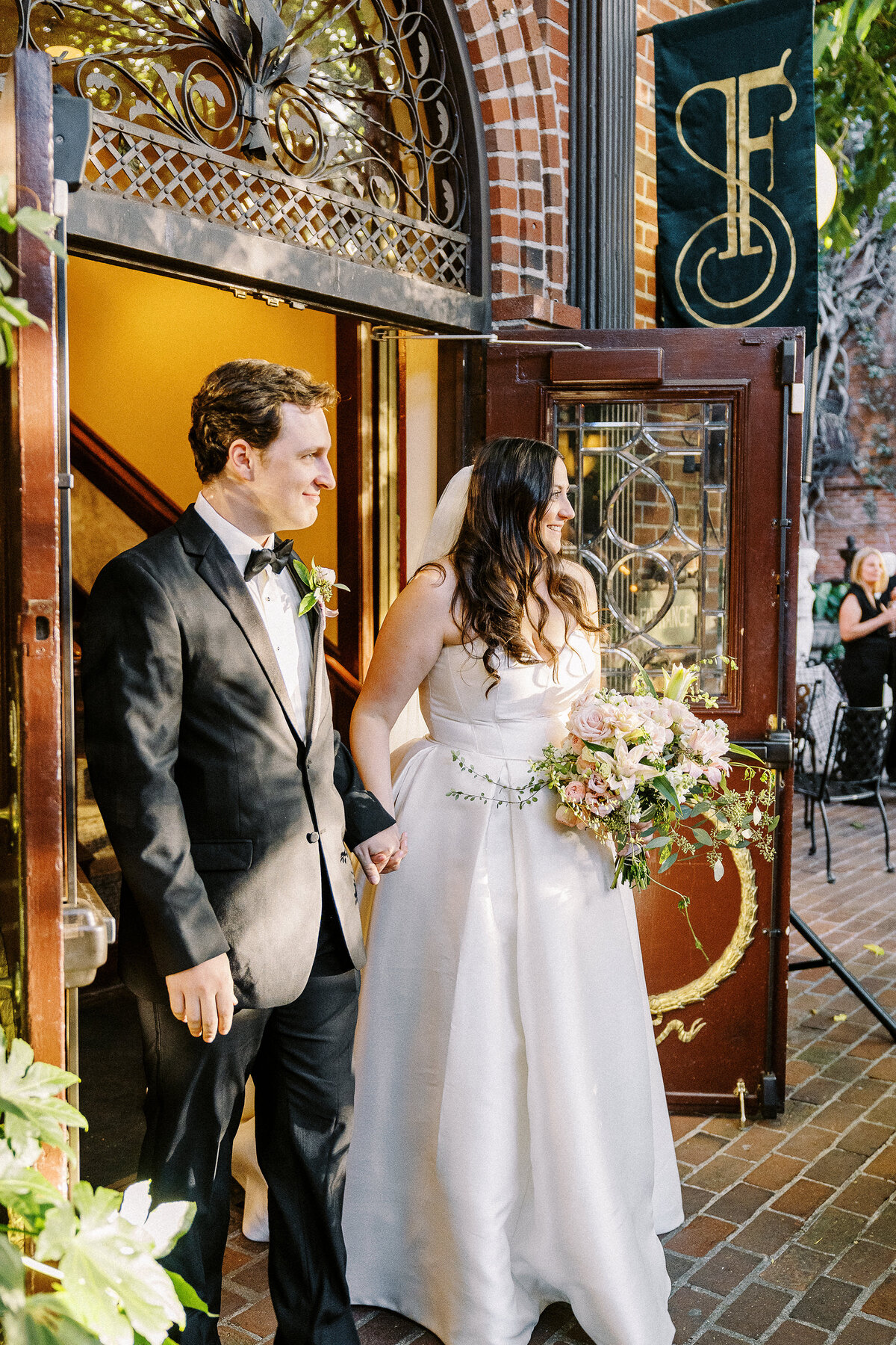 downtown-sacramento-firehouse-wedding-042