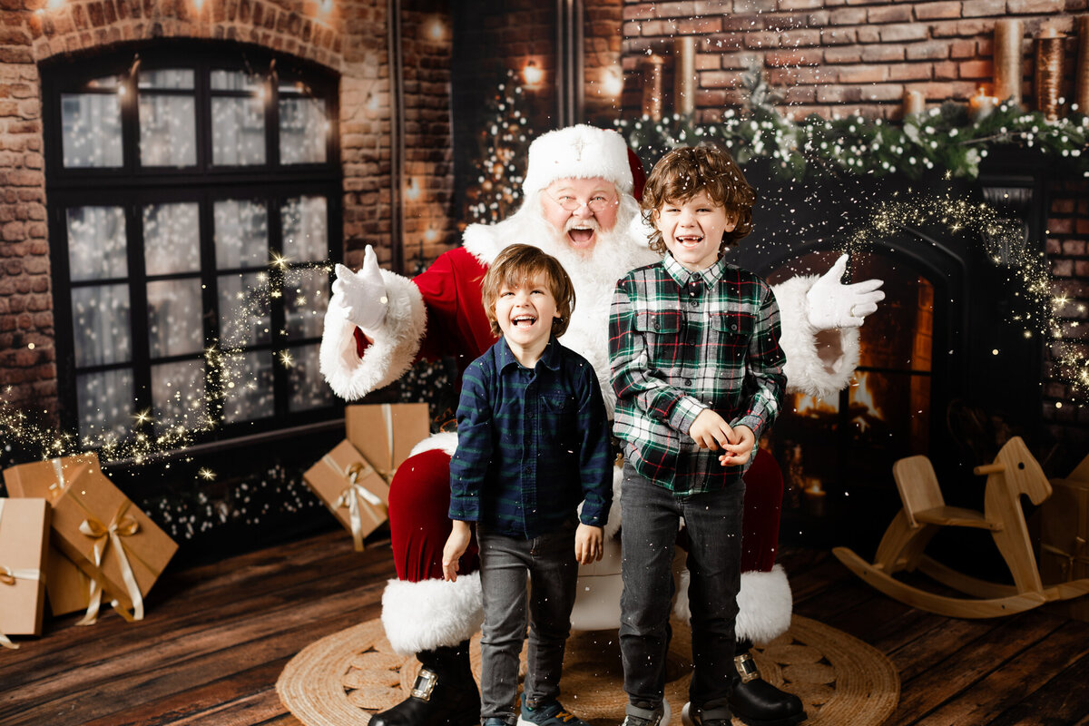 Best NWA holiday photographer, holiday portraits near me, Northwest Arkansas holiday photography, NW Arkansas holiday photos, NWA santa photos