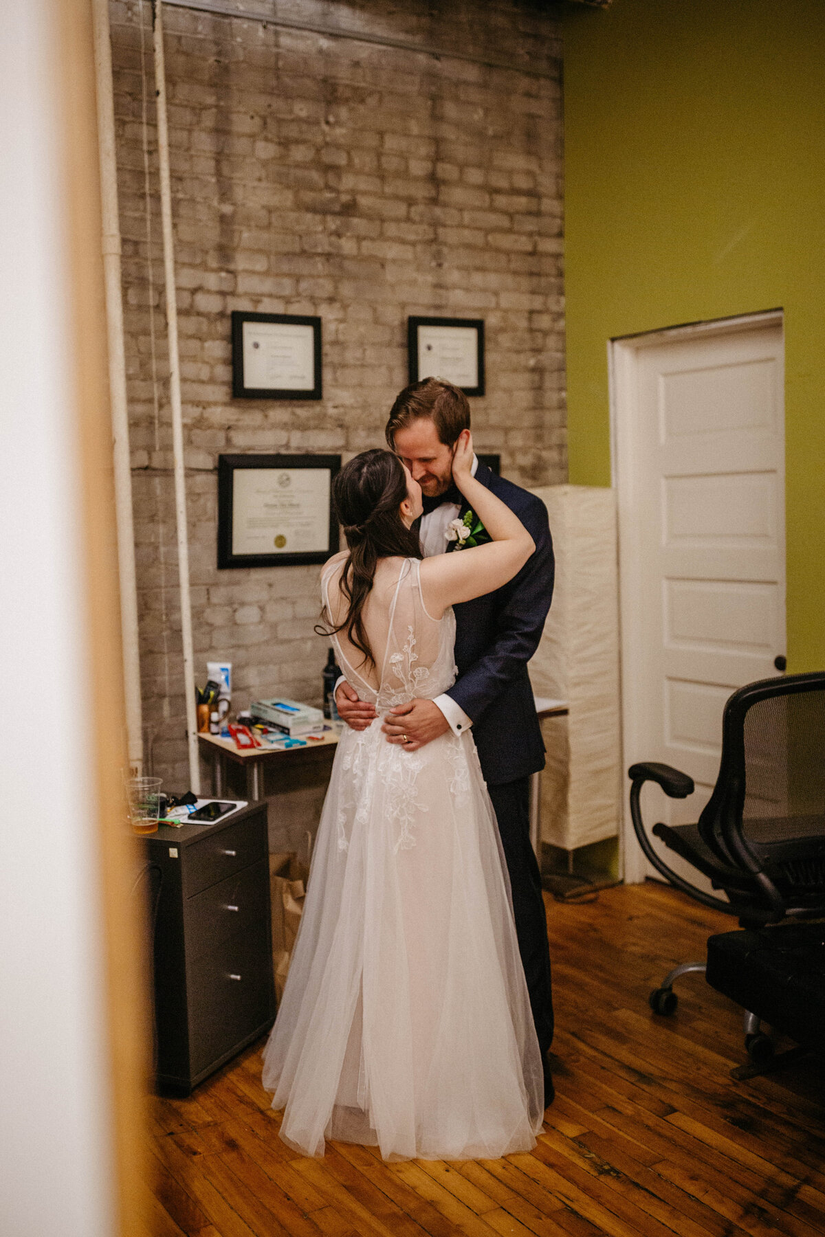 bride-and-groom-kissing-after-wedding