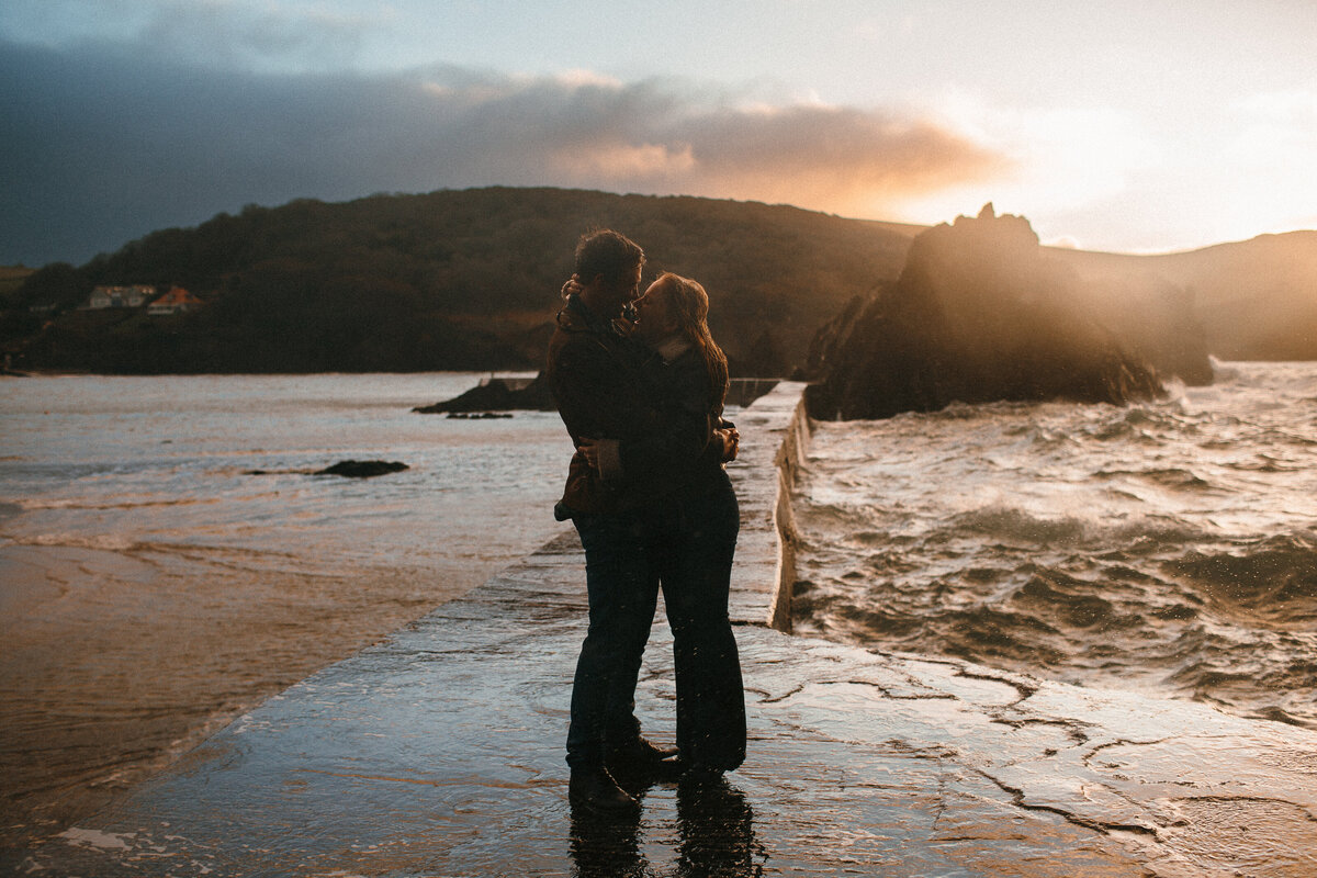 Engagement shoot_couples session_wild winter shoot_Hope Cove_034