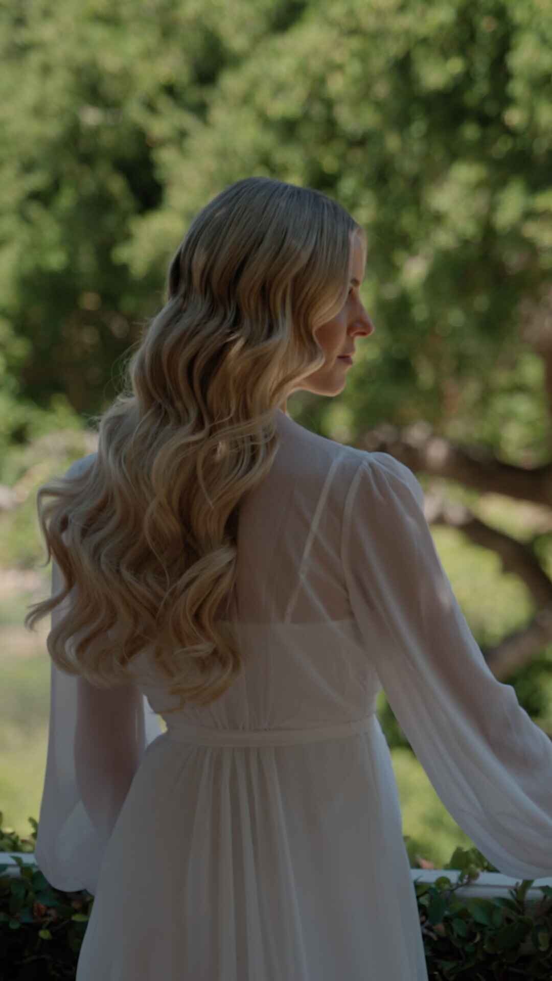 Bride-PreCeremony-Blonde