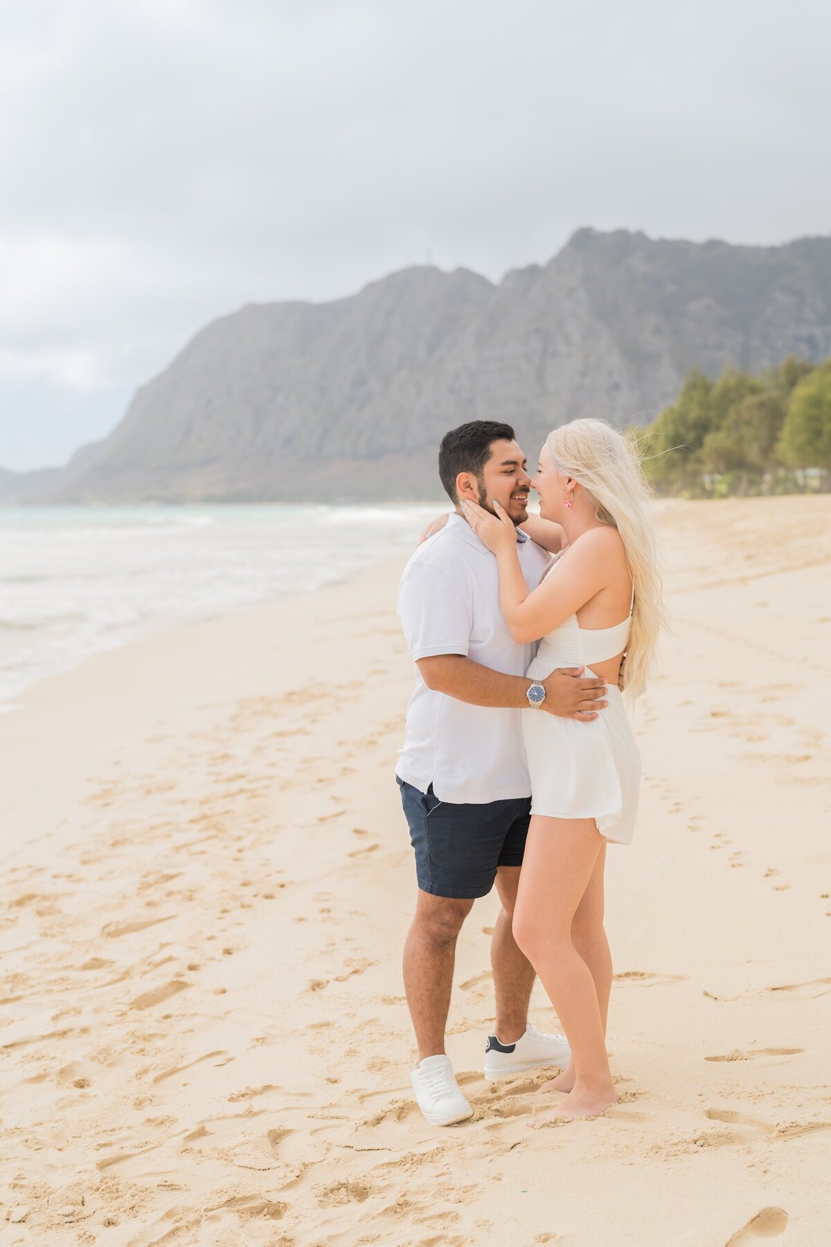 amazing moment during proposal in Oahu