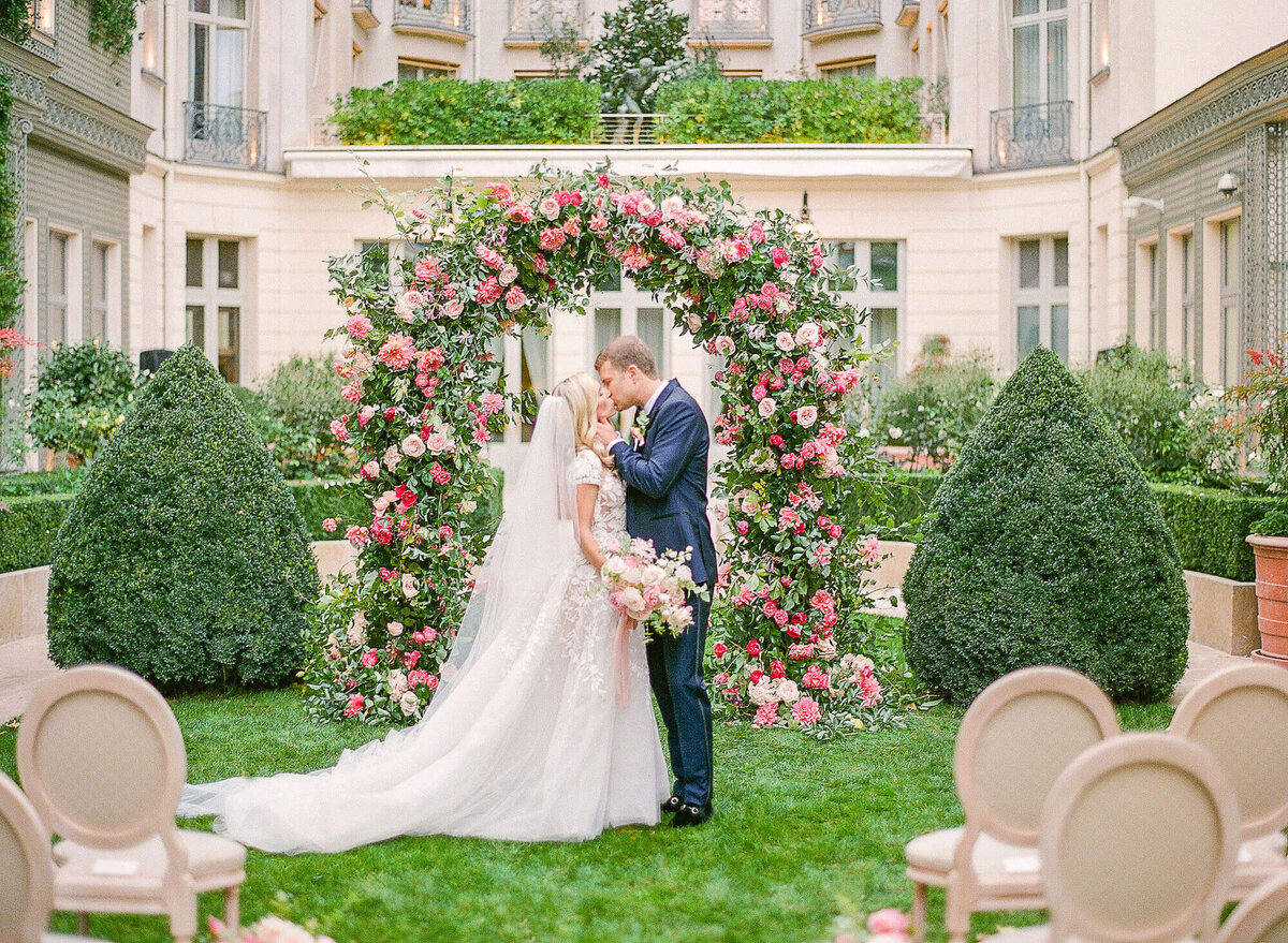 Ritz-wedding-ceremony-florist-Floraison