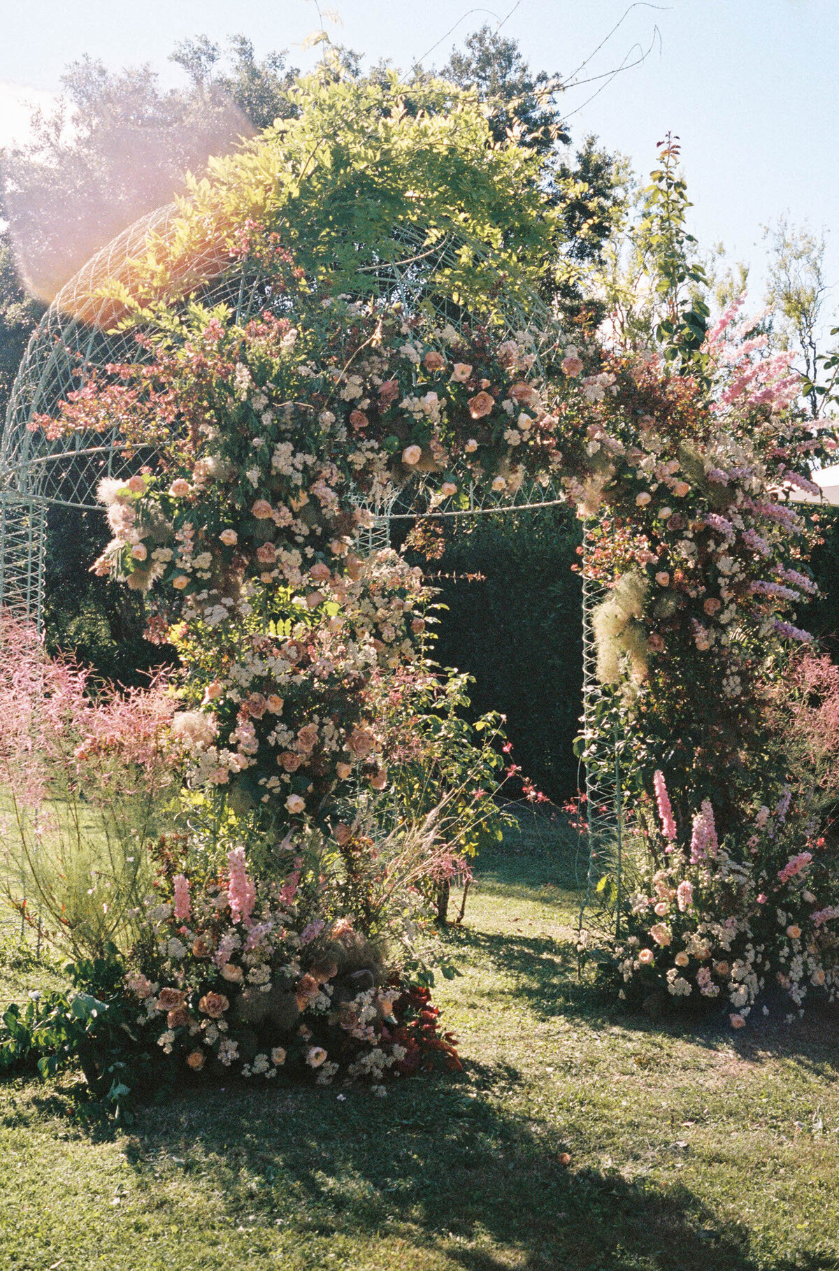 Flora_And_Grace_Provence_Analog_35mm_Fim_Editorial_Wedding_Photographer-51