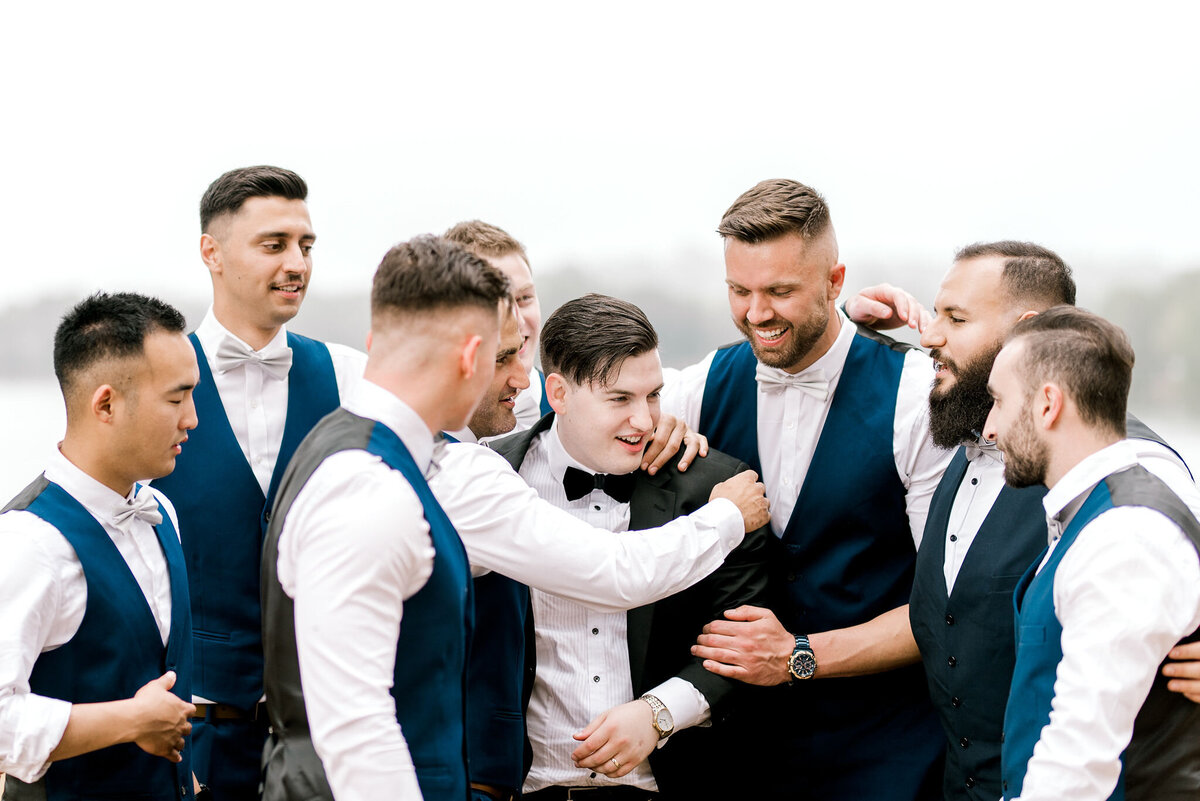 sydney-wedding-photography-fun-groomsman