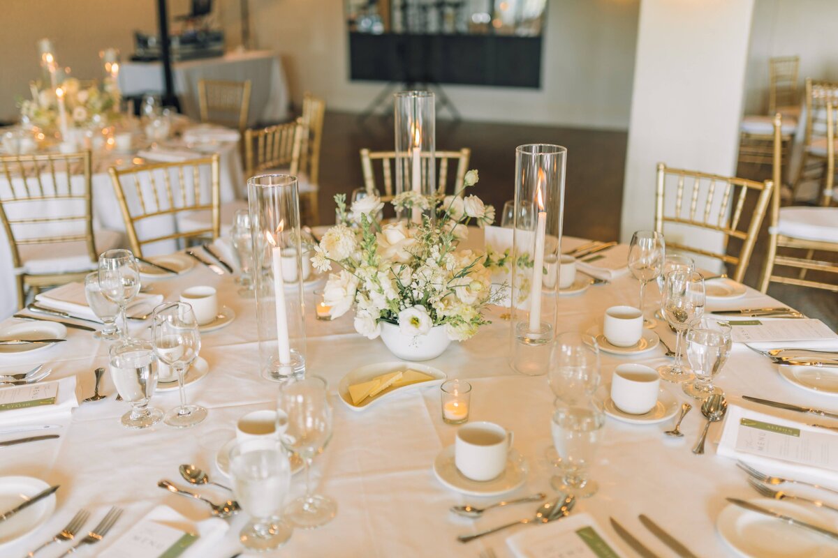 H&Z - Inn on Twenty Wedding Flowers7