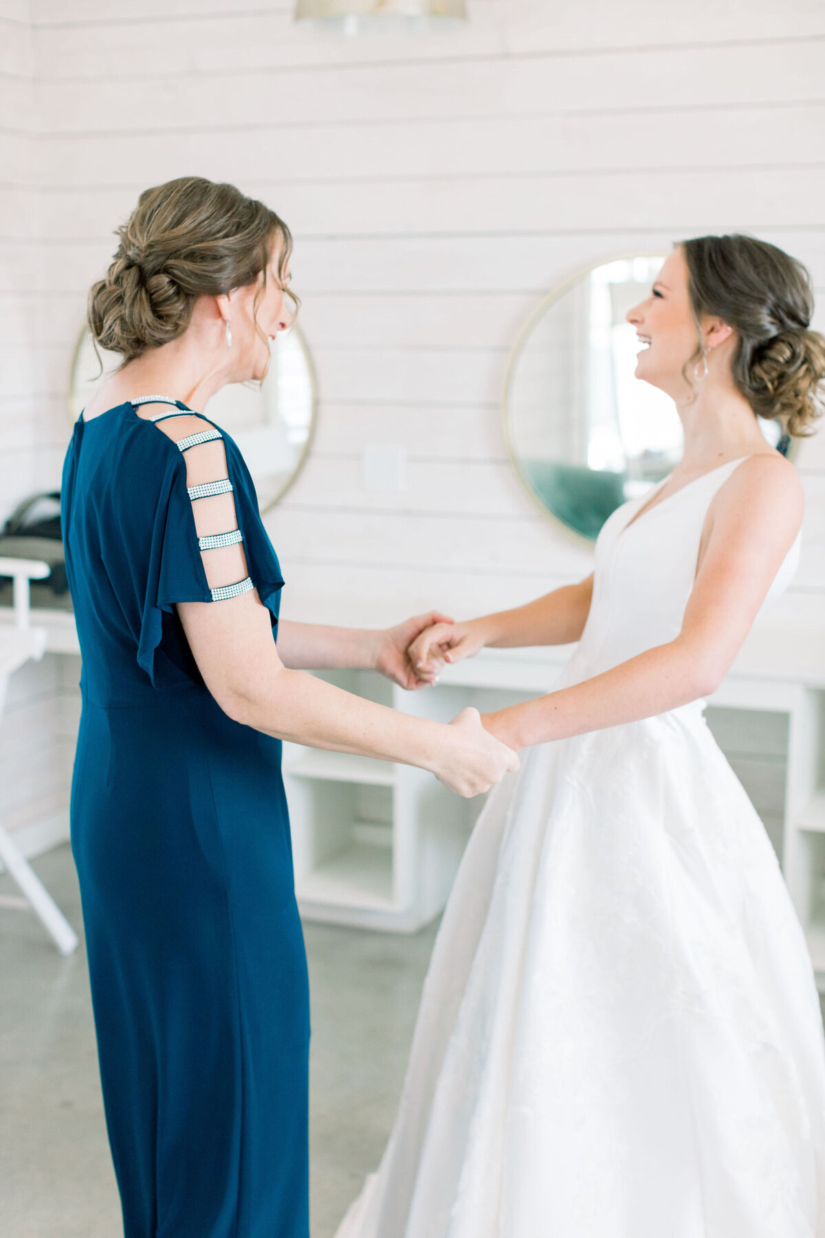 summer-rustic-blue-gin-wedding-31