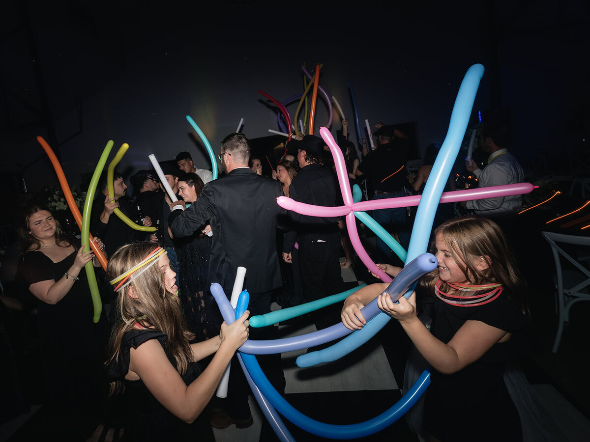 2025-10-11_DykesWeddingPreviews_MollyMurphyPhotography-134