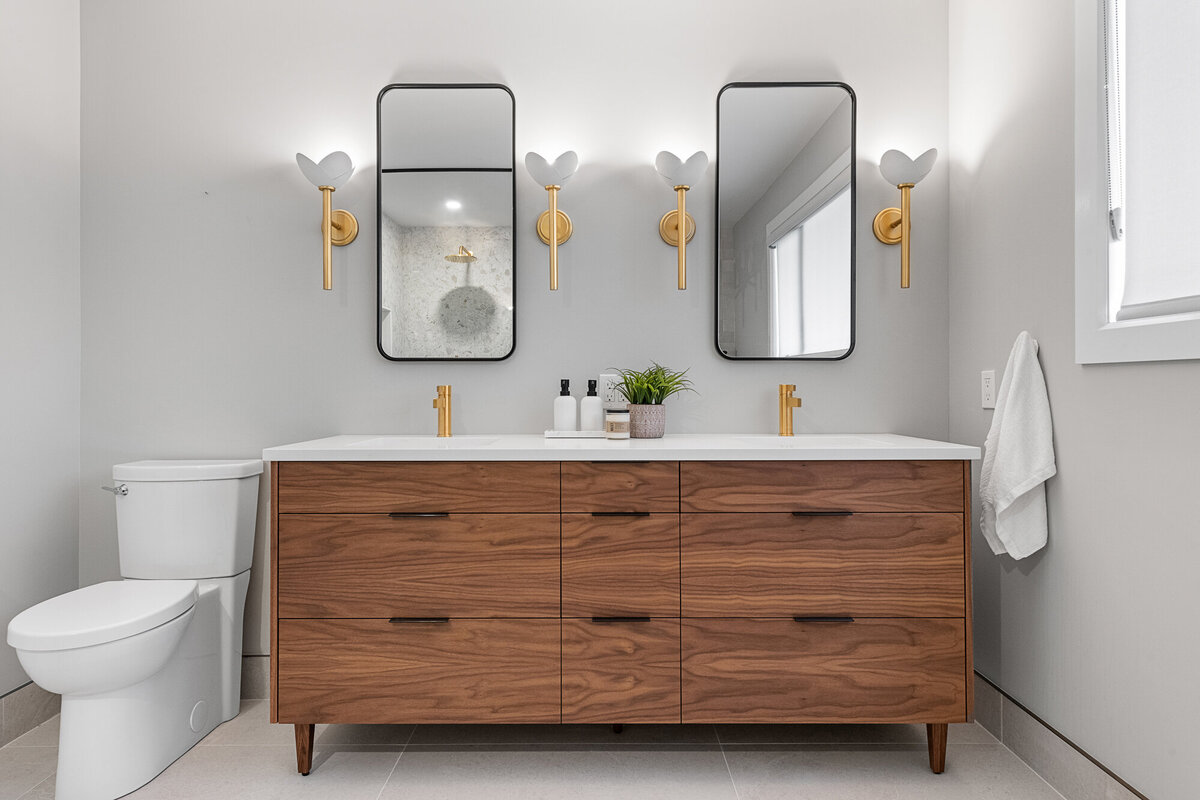 final image of our botanical luxe ensuite bathroom design project
