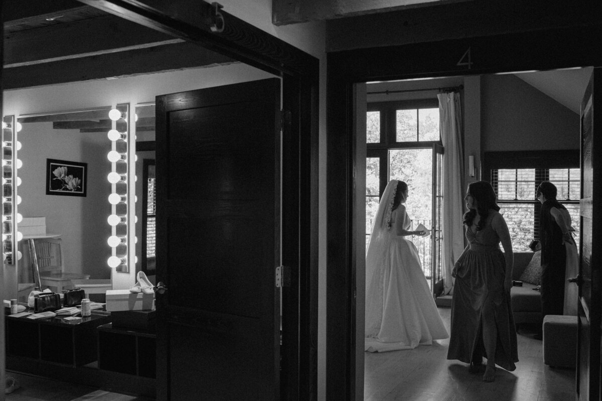 Grace & Ardor Co. East Coast Wedding Engagement Photography Pennsylvania New York City New Jersey Timeless Bold Art Direction Editorial Erin McGeever Lake House Inn-44