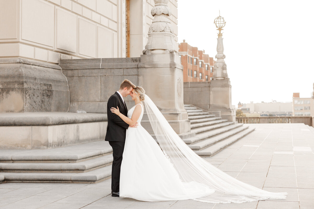 Alexis Fox Photography + Summer + Wedding + Indianapolis Arts Garden (40 of 58)