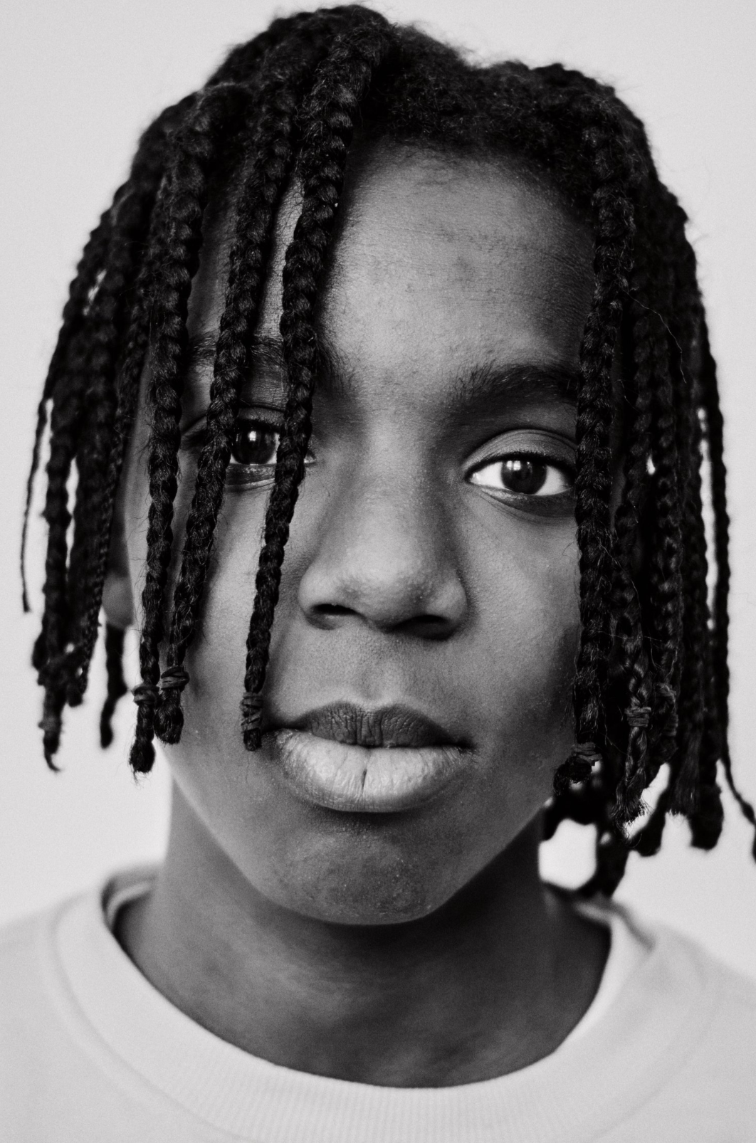 A still combining storytelling clarity with cinematic beauty.