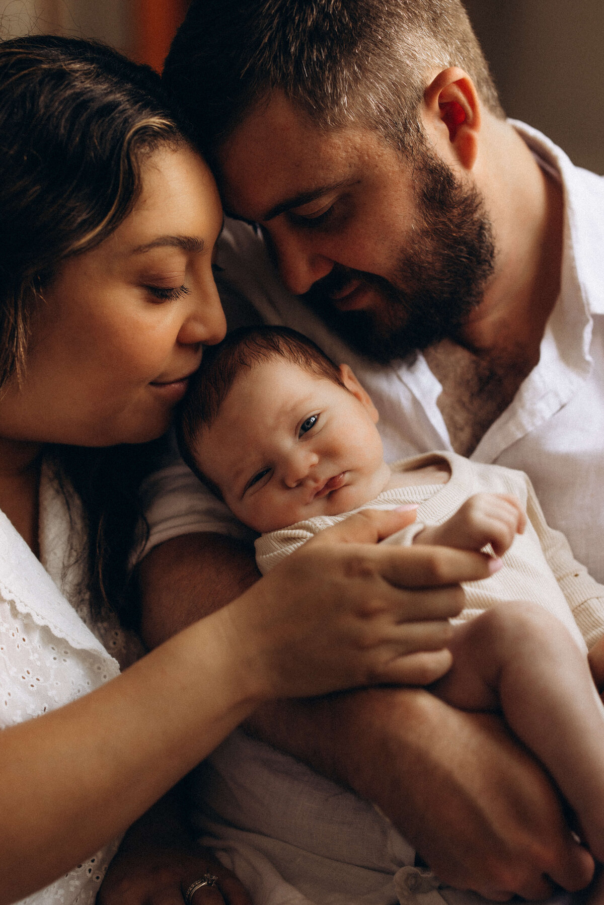 in-home-newborn-session-authentic-family-moment-sunshine-coast
