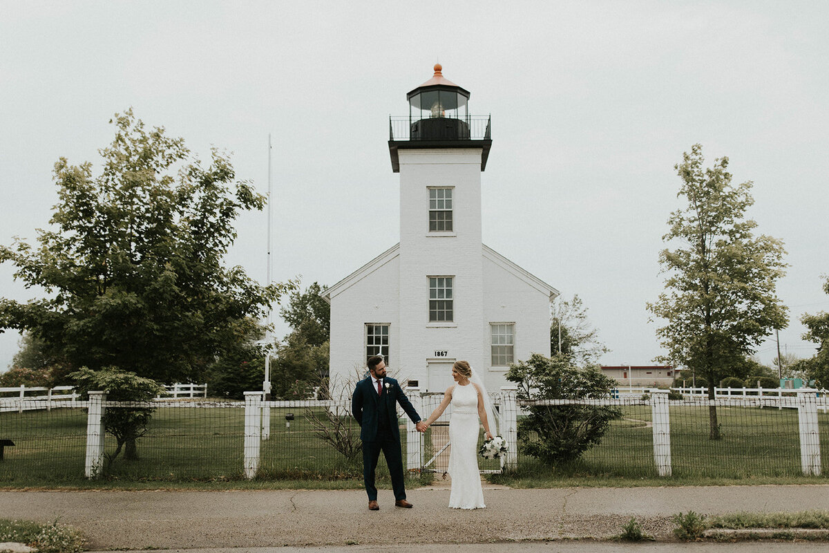 intimate-backyard-wedding-upper-peninsula-Michigan-24