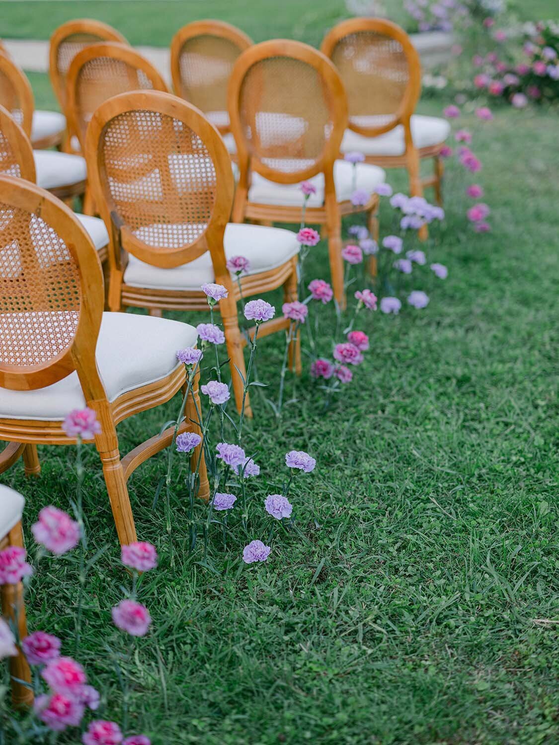 lavender and blue Dior inspired wedding at chateau de Fonscolombe Veronique Lorre floral event designer - thomas audiffren photography13