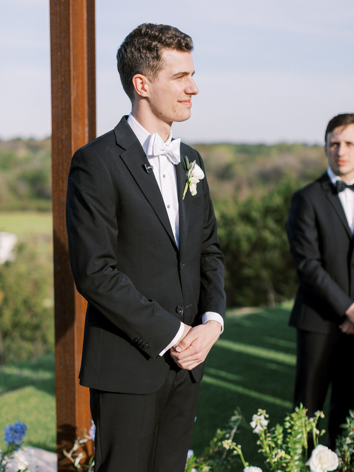 timeless-wedding-ceremony-dallas-outdoor-lazy-s-hacienda-venue-7