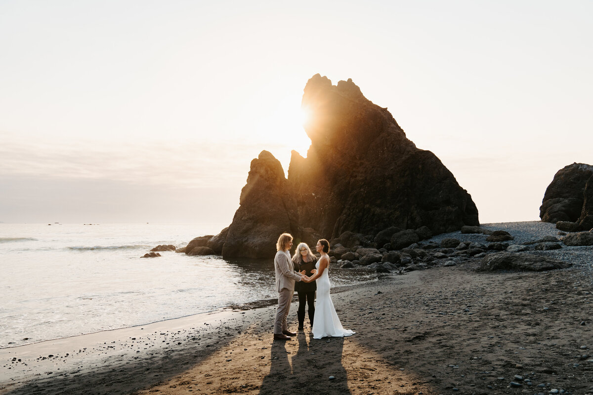 Katie&Caden-OlympicNationalPark-Elopement-VenturetoElope-102