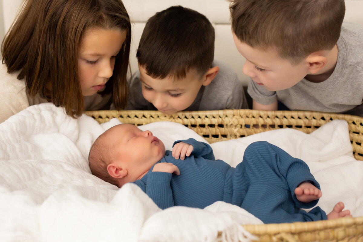 lifestyle-newborn-photography-in-home-582