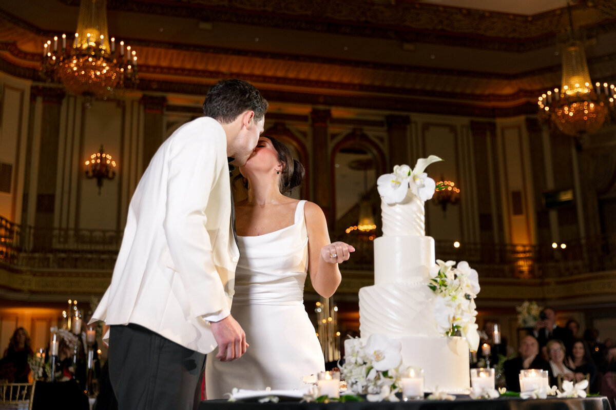 Berlez-Aspen-Avenue-Chicago-Wedding-Photographer-Palmer-House-Celebrate-Planning-Yanni-Design-Dimitra-Shannon-O'Brien-Magazine-Editorial-223
