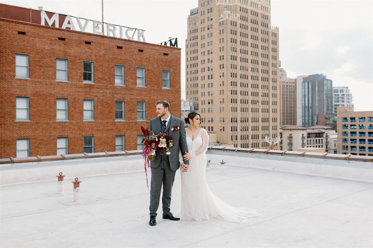 san-antonio-rooftop-wedding-leah-thomason-photography-7