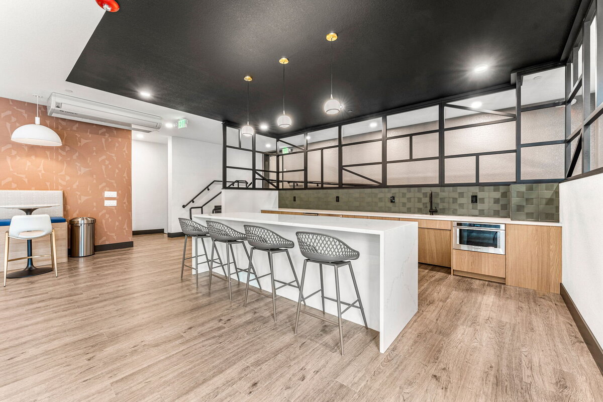 2-web-or-mls-202-1330-Gaylord-Amenities-Print